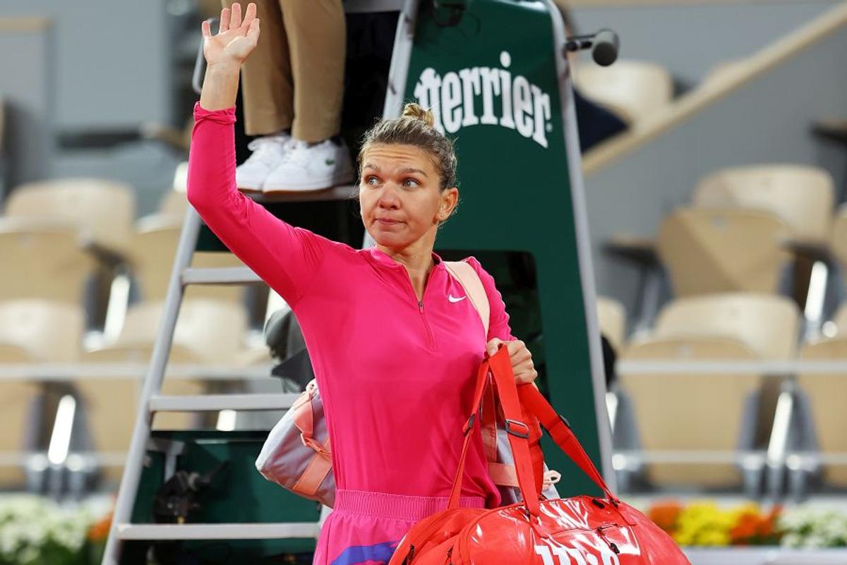 Simona Halep, eliminată de la Roland Garros » Presa străină e uimită: „Halep, măturată de tornada poloneză”