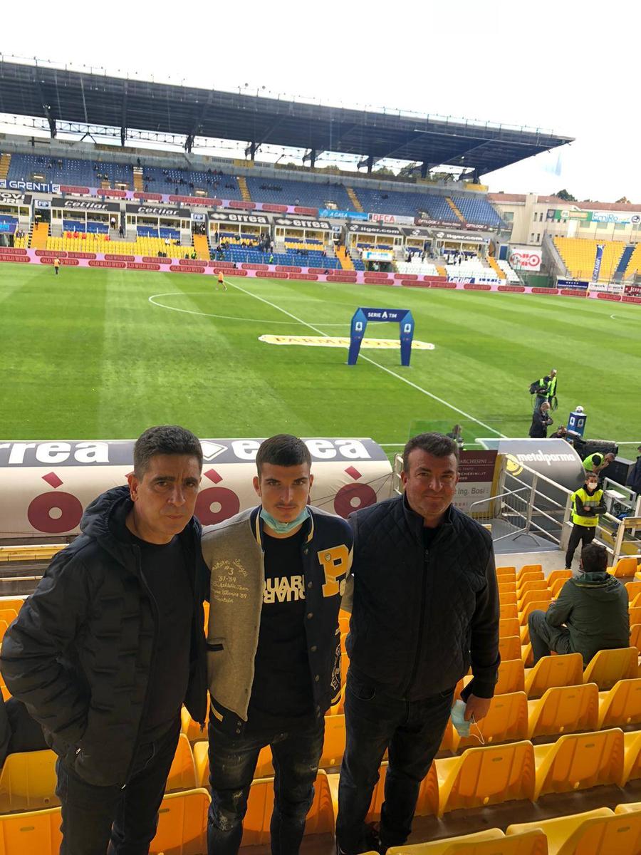 UPDATE Supercontract pentru Valentin Mihăilă la Parma » Noul jucător al italienilor e prezent la meciul cu Verona