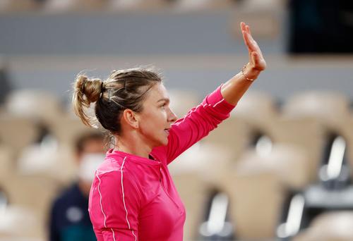 Patricia Țig și Andreea Mitu au fost ultimele românce rămase în concurs duminică, ele pierzând în optimi de finală în fața dublului Timea Babos/Kristina Maldenovic, scor 2-6, 3-6.