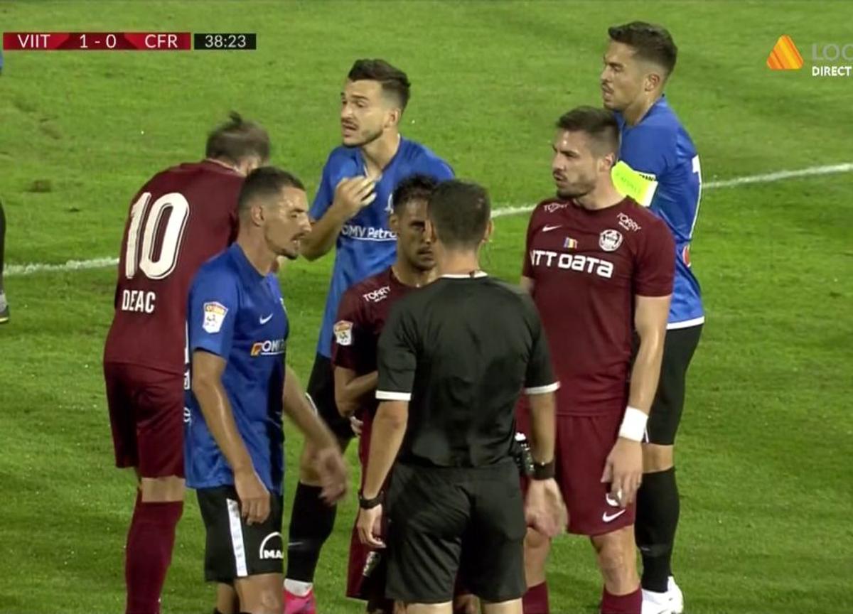 FOTO „Centralul” Marcel Bîrsan a comis-o grav în Viitorul - CFR Cluj și l-a scos din sărite pe Dan Petrescu!