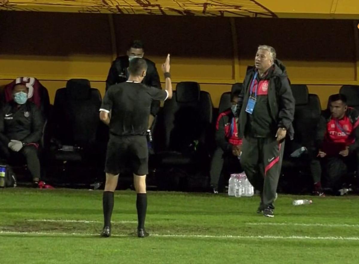 FOTO „Centralul” Marcel Bîrsan a comis-o grav în Viitorul - CFR Cluj și l-a scos din sărite pe Dan Petrescu!