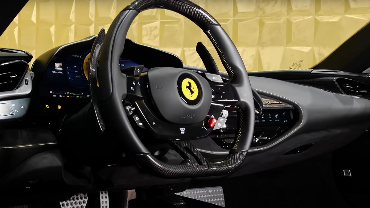 Ferrari SF90 Stradale - Zlatan Ibrahimovic