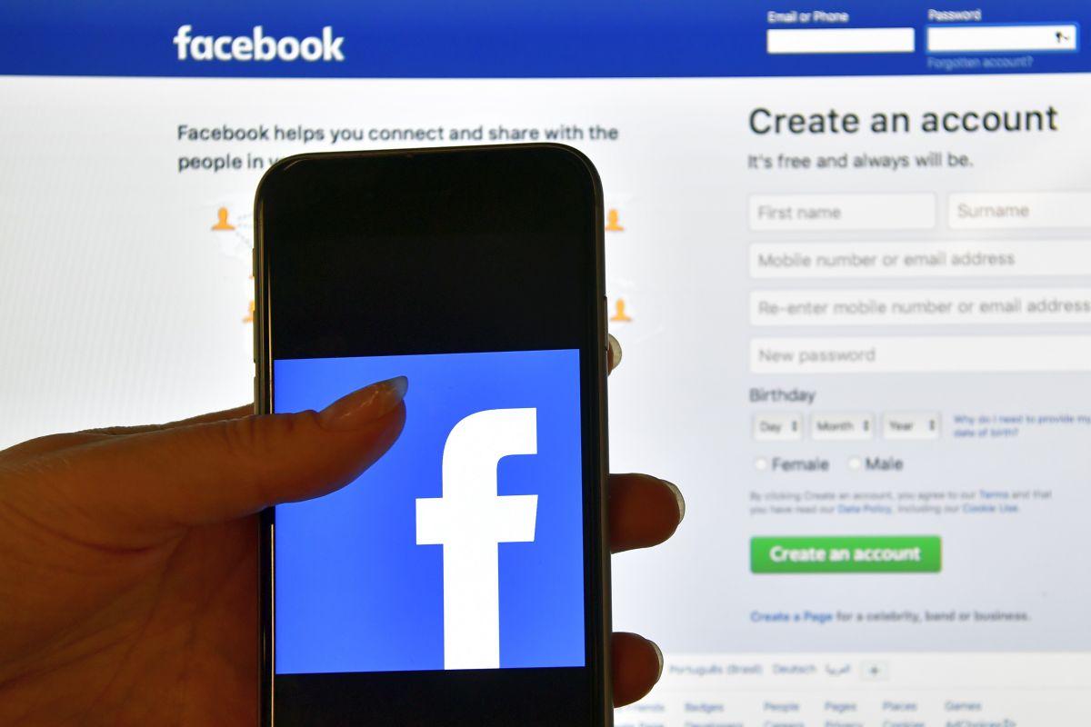 Facebook, Instagram și WhatsApp au picat în România și în mai multe țări din lume