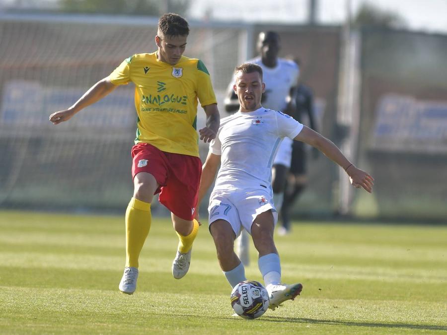 200.000 de euro e cota de piață a lui Dumitru, potrivit portalului de specialitate Transfermarkt; cel mai mult a valorat 400.000€ „Aguero” de la FCSB semnează în Superliga » MM Stoica paria pe el