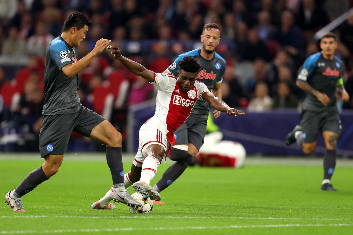 Spectacol total în Champions League: Inter o învinge pe Barcelona, Napoli a dat 6 cu Ajax » Toate rezultatele serii