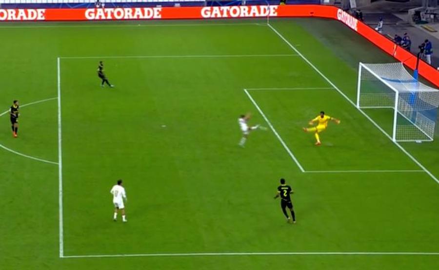 Seară de coșmar pentru portarul lui Sporting » Serie de gafe și eliminare în doar 10 minute