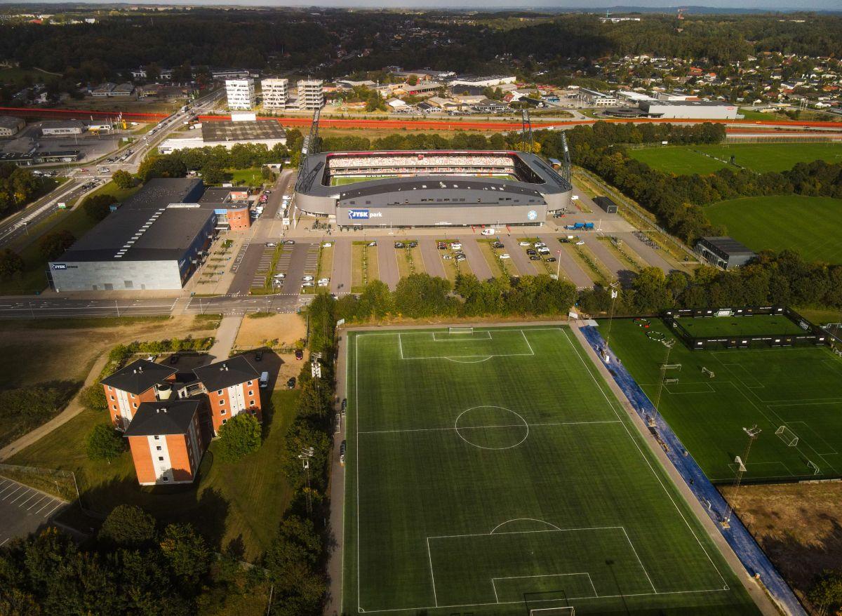 Stadionul pe care se joacă Silkeborg - FCSB, în grupele Conference League
