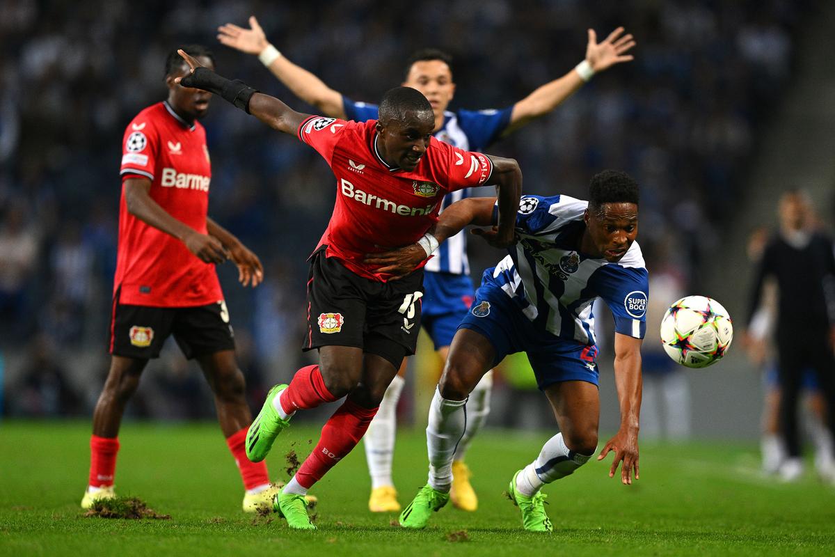 Spectacol total în Champions League: Inter o învinge pe Barcelona, Napoli a dat 6 cu Ajax » Toate rezultatele serii