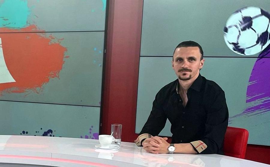 Bogdan Gavrilă, în studioul GSP. Foto: Instagram @ bogdan.gavrila Fundașul pentru care Gică Hagi garanta în urmă cu 4 ani a semnat într-un campionat exotic » Va fi coleg cu fostul mijlocaș de la Dinamo și Oțelul