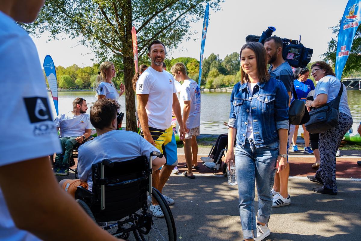 Lacul Titan, accesibil pentru persoanele cu dizabilități. Pontoane și caiace special adaptate: „66 la sută dintre ei nu pot ieși din casă să vadă parcurile”