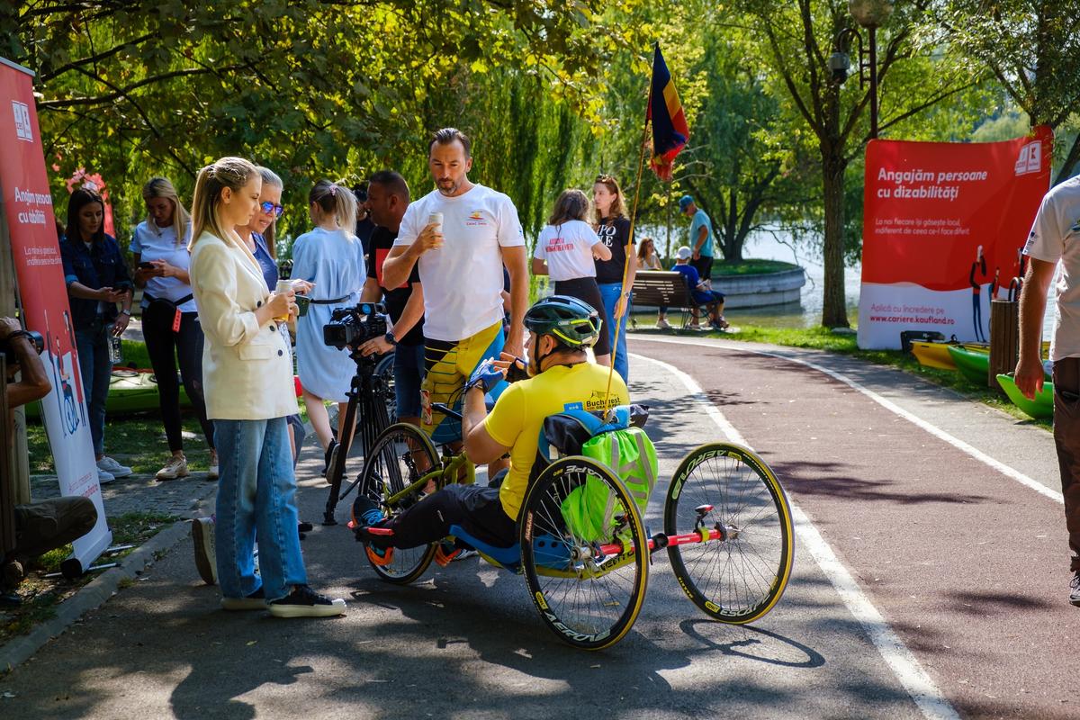 Lacul Titan, accesibil pentru persoanele cu dizabilități. Pontoane și caiace special adaptate: „66 la sută dintre ei nu pot ieși din casă să vadă parcurile”