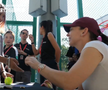 Simona Halep a făcut furori la Hong Kong: o coadă mare de oameni a participat la o sesiune de poze și autografe