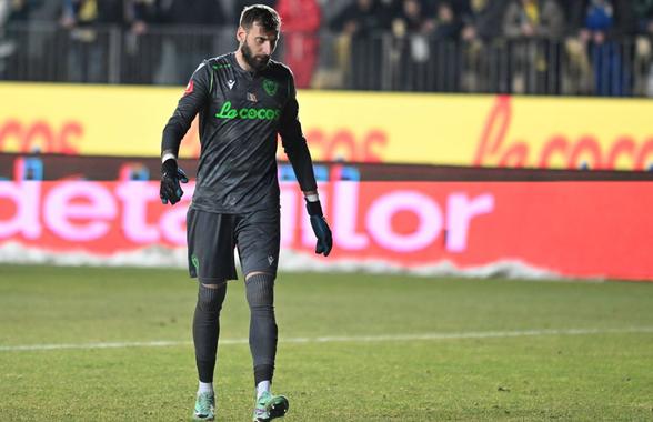 Gigi, ai văzut-o pe asta? „Tontogol” primit de Lukas Zima, portarul dorit la FCSB