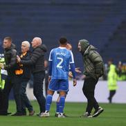 Fanii au intrat pe teren în Sheffield Wednesday - Coventry. FOTO: Imago Images