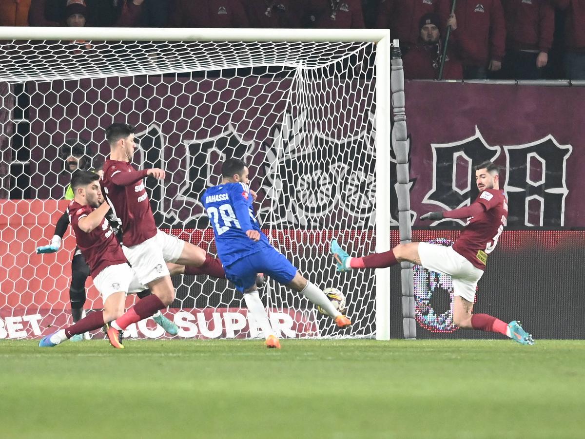 Yassine Bahassa, imagini din perioada FCU Craiova