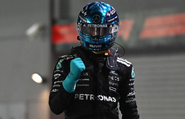 George Russell, pole position în Marele Premiu din Singapore! Piloții Williams, descalificați