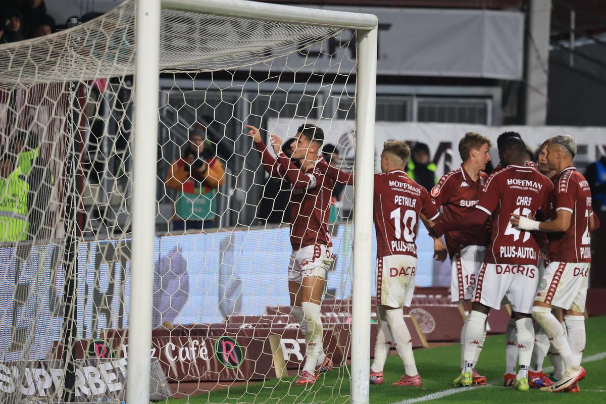 La finele unui duel electrizant, Rapid se impune fără probleme cu Farul » Giuleștenii sunt pe primul loc în Superligă