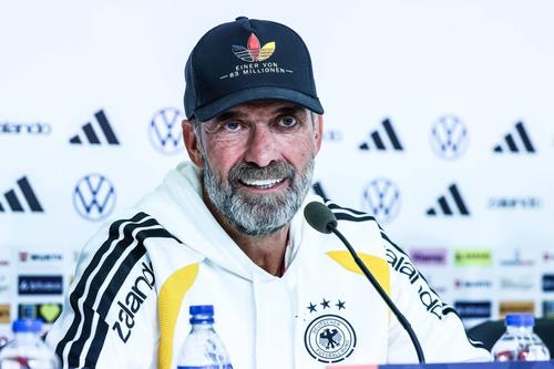 Jurgen Klopp, la conferința de presă dinaintea reuturului de azi cu Grecia / Foto: Imago