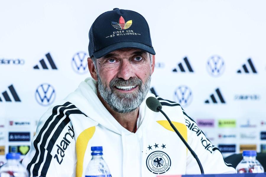 Jurgen Klopp, la conferința de presă dinaintea reuturului de azi cu Grecia / Foto: Imago „Gică Hagi și Nicușor Dan și-au atins limita incompetenței!” » Radu Naum și Cătălin Striblea, dialog spectaculos: „Știi ce e «principiul transferului de medalie»?”