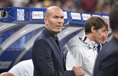 Zidane își „scoate pălăria” în fața lui Ronaldo: „M-a ajutat să câștig multe trofee”