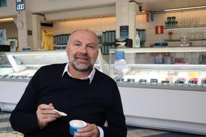 Ne-a eliminat la CM 1994, acum e regele înghețatei în Suedia: „Sare de mare și caramel pentru România” + Mesaj special către fostul coleg Craioveanu