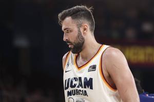 UCAM Murcia, victorie cu Barcelona! Românul Emanuel Cățe a avut o seară perfectă la aruncări