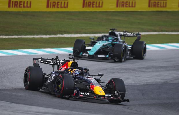 Verstappen, victorie în Marele Premiu Bahrain » Cursă nebună la Sepang: Russell a abandonat