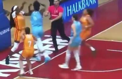 S-au luat la bătaie! Meci cu scântei în liga feminină de baschet