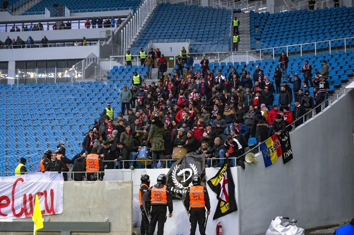 Aruncat în groapa cu lei: omul-penalty arbitrează Universitatea Craiova - Dinamo! 5 informații-cheie înaintea derby-ului din Bănie