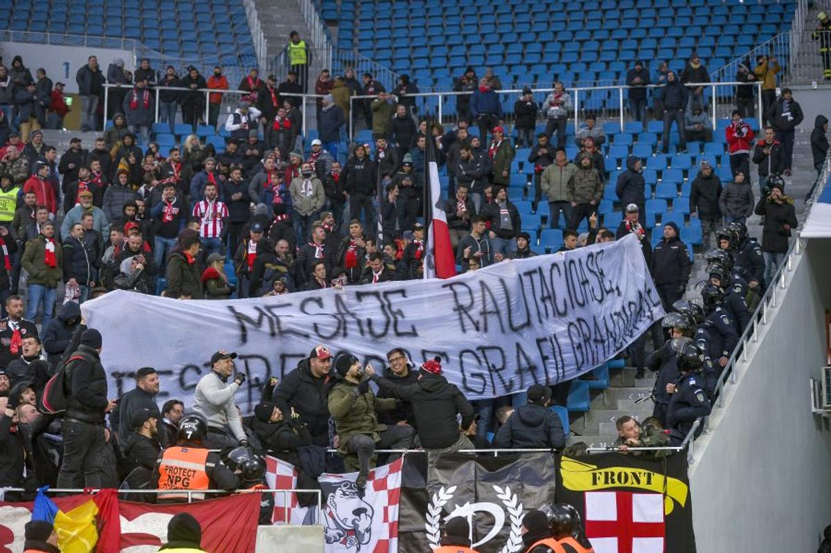 GALERIE FOTO CS Universitatea - Dinamo, rivalitate cu cuțitele pe masă! mesaje dure ale galeriilor