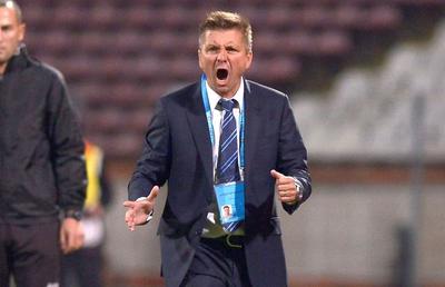 CRAIOVA - DINAMO 4-1 // Dusan Uhrin atacă arbitrajul: „Nu suntem Real Madrid să ne luptăm și cu adversarii, și cu arbitrii”