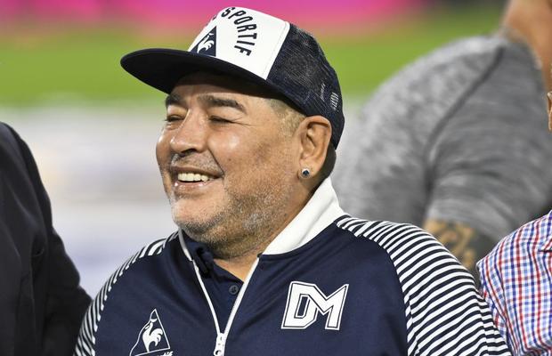 Operat cu succes și fără complicații: „A glumit când s-a trezit” » Diego Maradona începe recuperarea