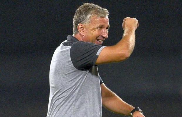 OFICIAL Dan Petrescu și-a găsit fundașul central! Cine a semnat cu CFR Cluj