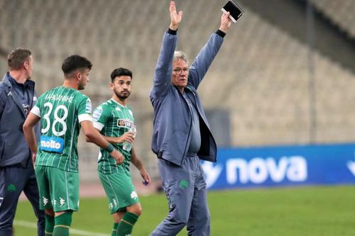 Ladislau Boloni a preluat-o recent pe Panathinaikos Atena, iar jurnaliștii greci l-au descris în amănunt pe tehnicianul de 67 de ani. Sursă foto: Twitter.com/paofc_