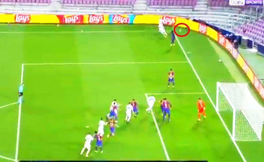 FOTO Dinamo Kiev a marcat pe Camp Nou, dar VAR a intervenit dintr-un motiv inedit! Ce a pățit Mircea Lucescu