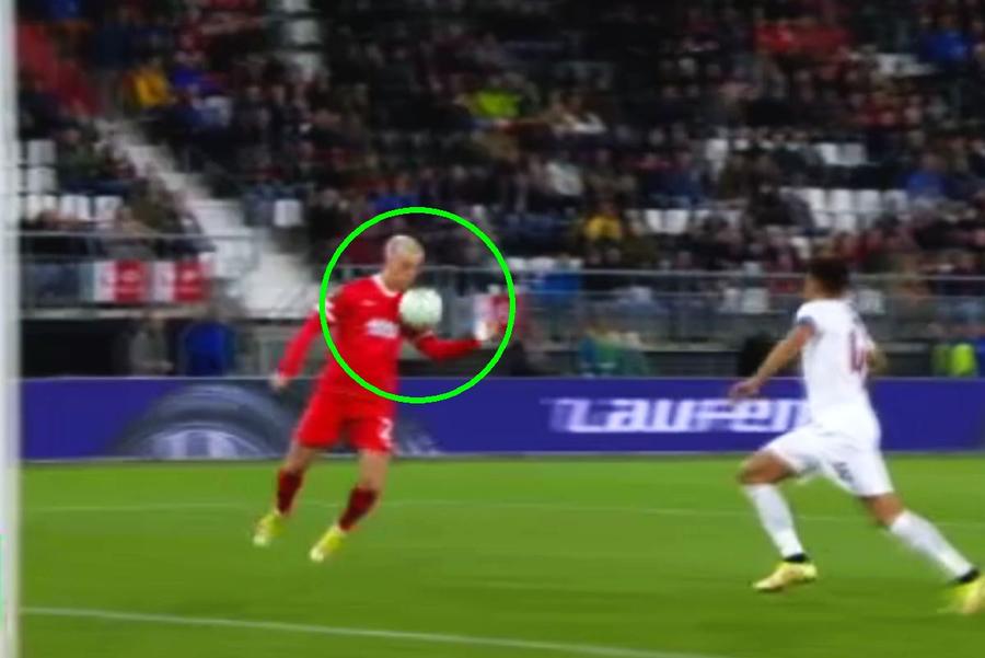 Ce scrie presa din Olanda despre greșeala de arbitraj de la primul gol al celor de la AZ în meciul cu CFR Cluj