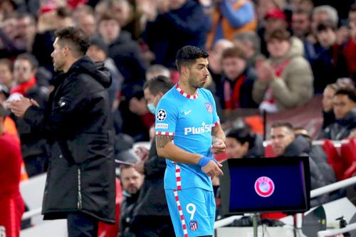 Fanii lui Liverpool l-au huiduit pe Luis Suarez