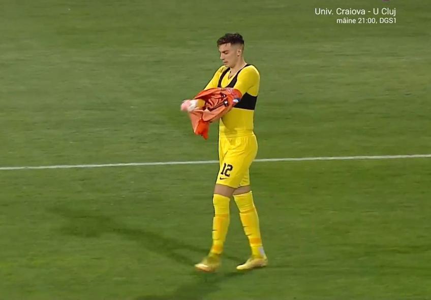 Marian Aioani și-a schimbat echipamentul în Farul - CS Mioveni / FOTO: Capturi TV @Digi Sport 1