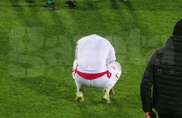 3 detalii de la Csikszereda - Dinamo: jucătorul „câinilor” a izbucnit în plâns după meci + Burcă și fotbaliștii săi au scandat cu galeria „România, România”