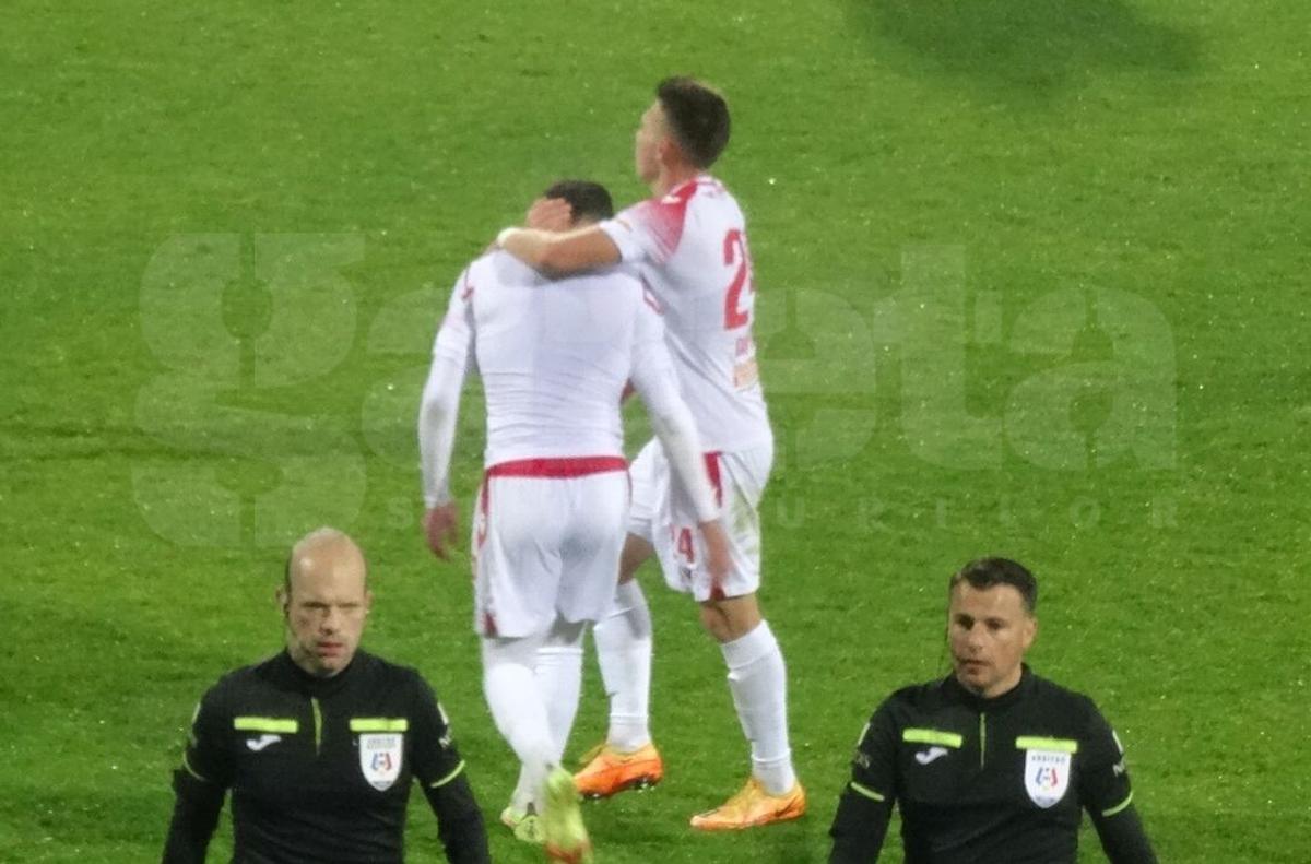 3 detalii de la Csikszereda - Dinamo: jucătorul „câinilor” a izbucnit în plâns după meci + Burcă și fotbaliștii săi au scandat cu galeria „România, România”