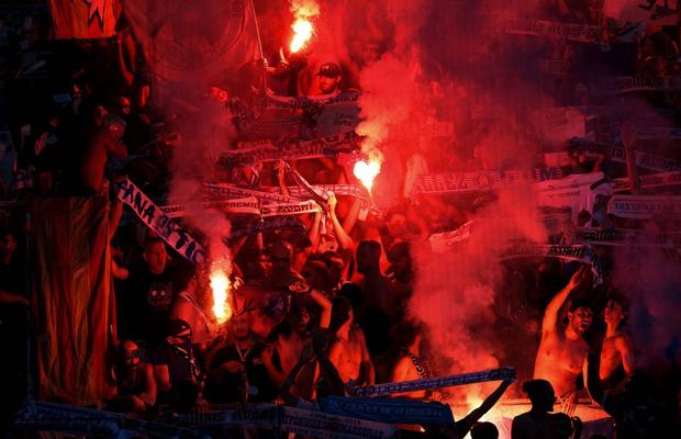 Ultrașii lui Marseille au băgat spaima în autorități » Galeria lui Lille, interzisă pe Velodrome