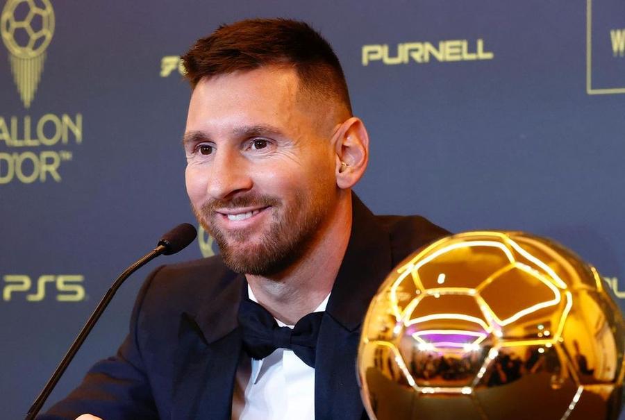 Lionel Messi și Balonul de Aur.
Foto: Instagram @leomessi Premieră la ceremonia de decernare a „Balonului de Aur” » Se vor acorda două noi premii în acest an