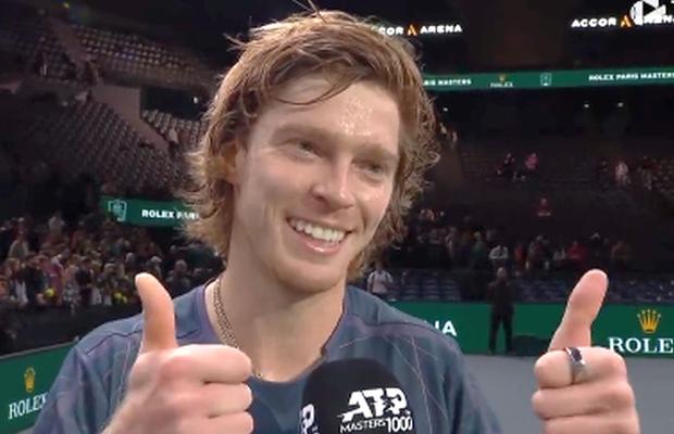 A atacat organizatorii după ce s-a calificat în semifinala cu Djokovic: „O nebunie. Mulțumesc, e uimitor”