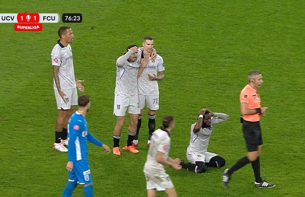 Eliminare stupidă în derby-ul Craiovei! Fotbaliștii oaspeților, stupefiați