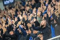 „Vulcan” doar pe jumătate » Cum a fost atmosfera la derby-ul din Bănie și mesajele ironice ale galeriilor: „Craiova liberă și curată / Cu palmares și stemă închiriată”