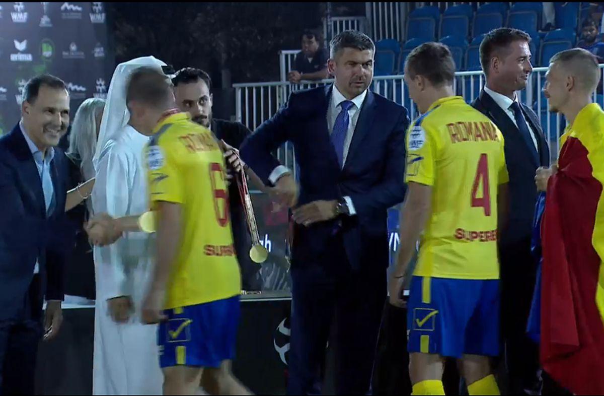 Cine sunt jucătorii care au adus titlul mondial în România » Bourceanu nu e singurul fotbalist profesionist din lot!