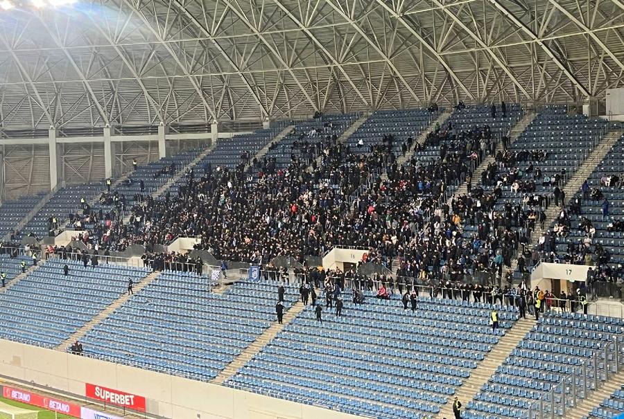 Galeria lui FCU Craiova / foto: Andrei Petrescu Atât s-a putut! Universitatea și FCU Craiova au dat-o la pace în derby-ul din Bănie. Iar criza rămâne în Oltenia!