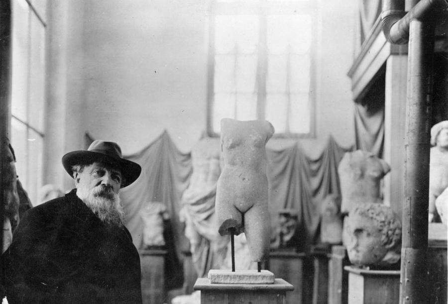 Auguste Rodin în muzeul său, foto: Guliver/gettyimages Maestrul și rivalul genial al lui Constantin Brâncuși a surprins ritmul sportului: „Atleții să iasă din piatră! Sunt deja acolo”