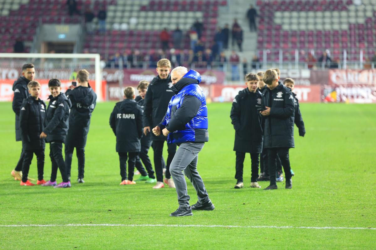 Nici lui Șumudică nu i-a venit să creadă ce le-a ieșit rapidiștilor: „Cred că e prima oară în cariera mea!”