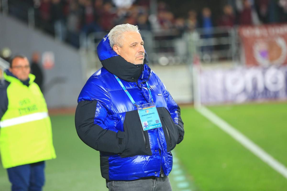 Scandal IMENS în vestiar înainte de Rapid - Hermannstadt » A sărit la antrenor: „Îți bați joc de mine?!”